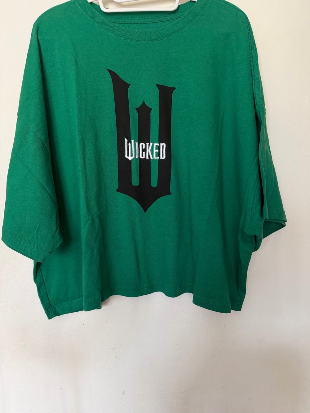 Wicked Universal Studios Cropped Tee – Green Graphic Shirt – 2XL - Picture 2 of 8